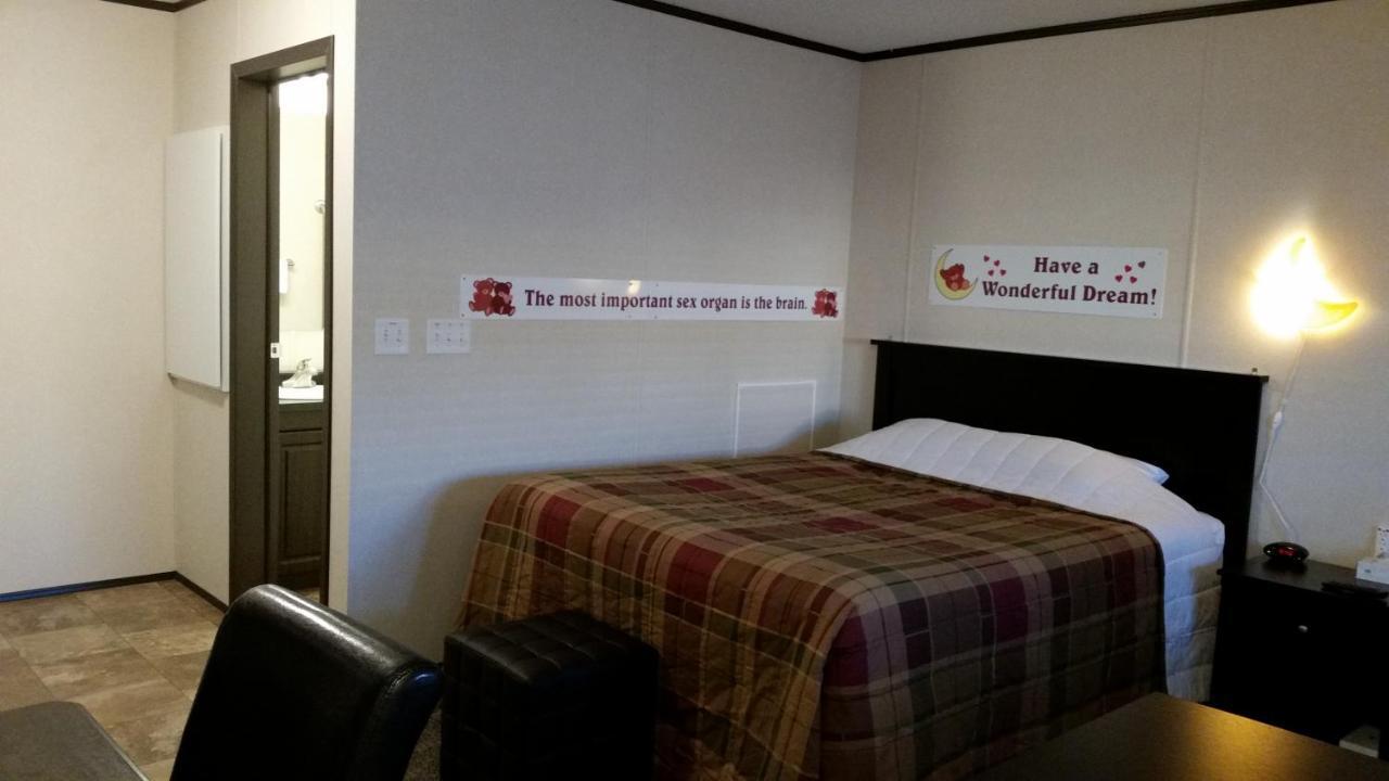 Bear'S Den Lodge Shaunavon Ngoại thất bức ảnh